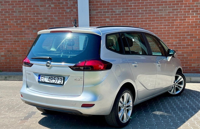 Opel Zafira cena 32900 przebieg: 183000, rok produkcji 2013 z Białogard małe 466